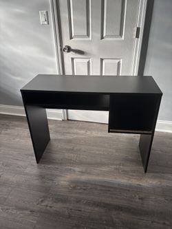 30$ Desk 