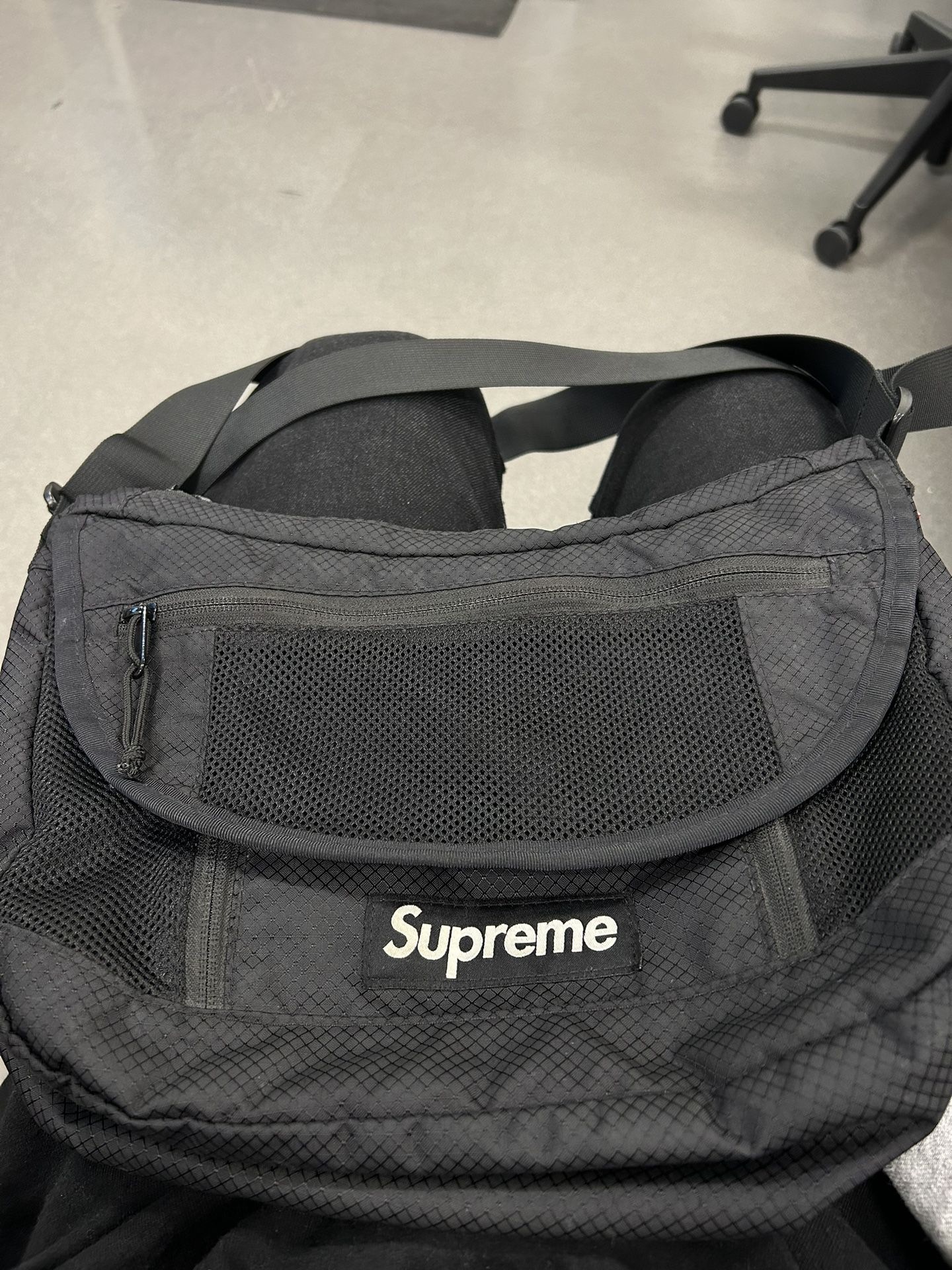 2022 Supreme messenger Bag