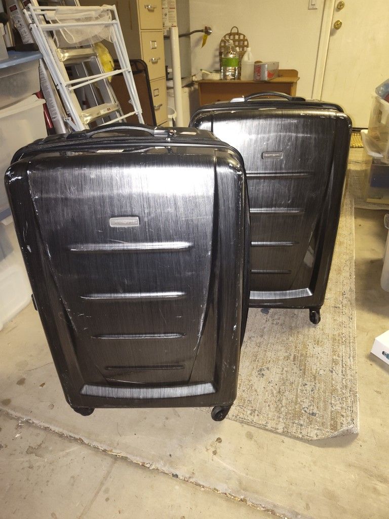 Set Of Hard Case Samsonite Large Suitcases