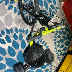 Yellow RAZOR DXT Drift trike designed for downhill action like new