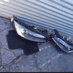 2020 to 2023 Lincoln Aviation Driver Side, And Passenger Side Headlights OEM 