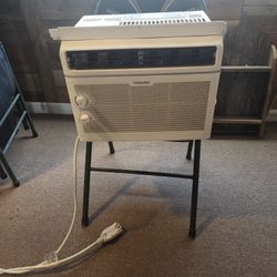 Toshiba Window Type Room Air Conditioner