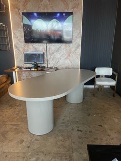Rounded dining table 86" up to eight people