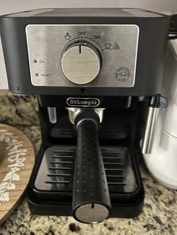 DeLonghi Expresso Machine 