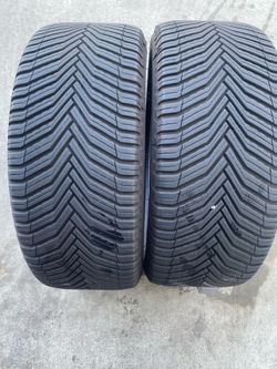 Pair of Michelin tires 265/40/21 90%