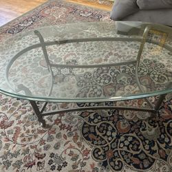 Removable glass coffee table 