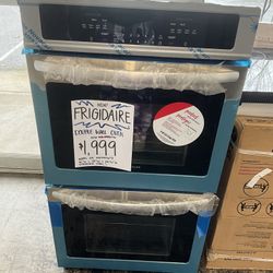 NEW FRIGIDAIRE DOUBLE WALL OVEN