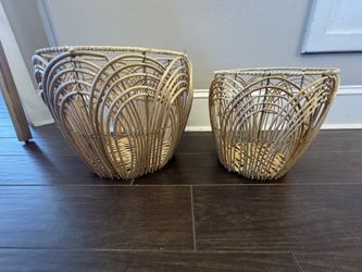 2 Wicker Baskets Round 
