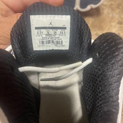 Jordan size 6 1/2