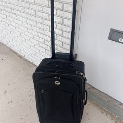 Travelpro Walkabout lite expandable, roller, carry-on luggage suitcase-Black  