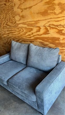 Loveseat Sofa/Couch