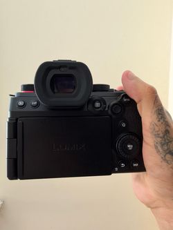 LUMIX s5ii