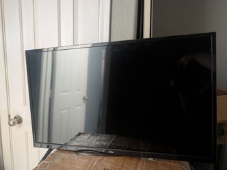 32" TCL Flat Screen Smart TV (No Remote - Works with App!)