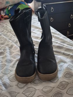 Girls boots
