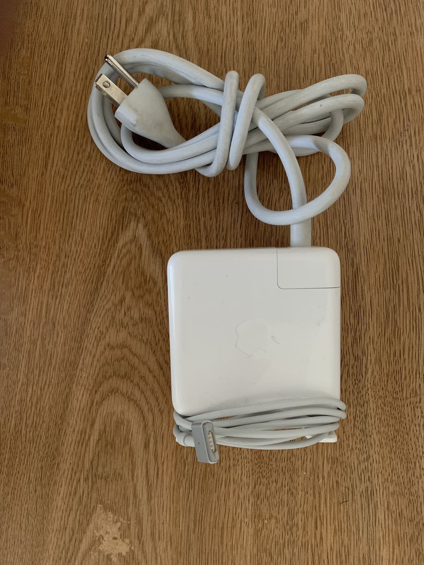 Apple MacBook Pro MagSafe 2 Charger