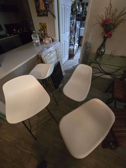 2 bar stools brand new 2 dining/accent chairs used