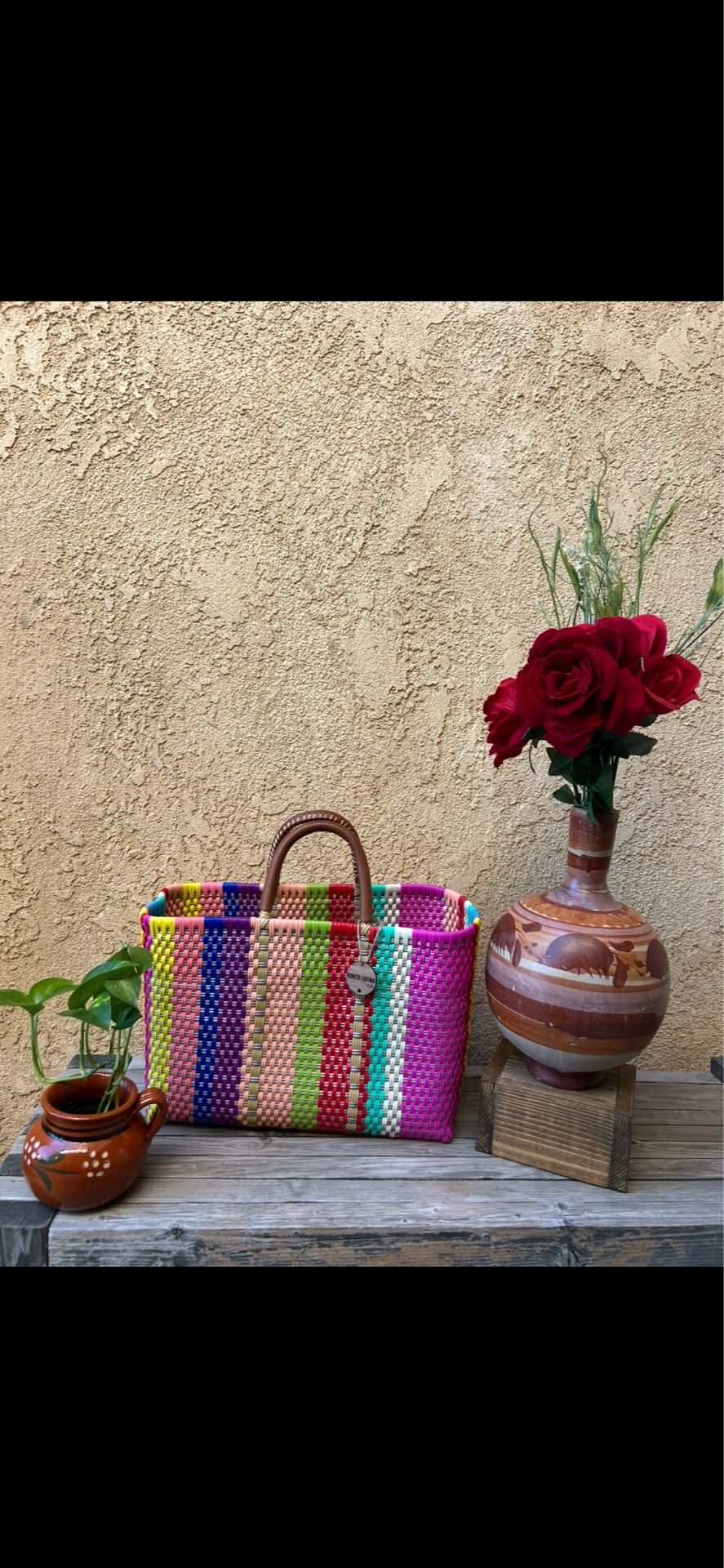 Hermosa Bolsa Hecha a mano, con correas forrada de Piel , en el area de Ontario