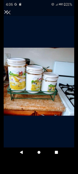 Condiment Container