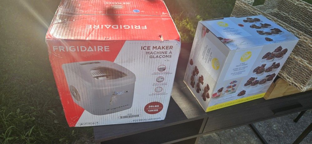Frigidare Ice Maker