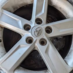 2014 Toyota Camry SE Rims 