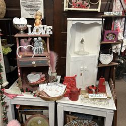 Set of 2 Vintage Painted Shabby Chic Large End Tables
