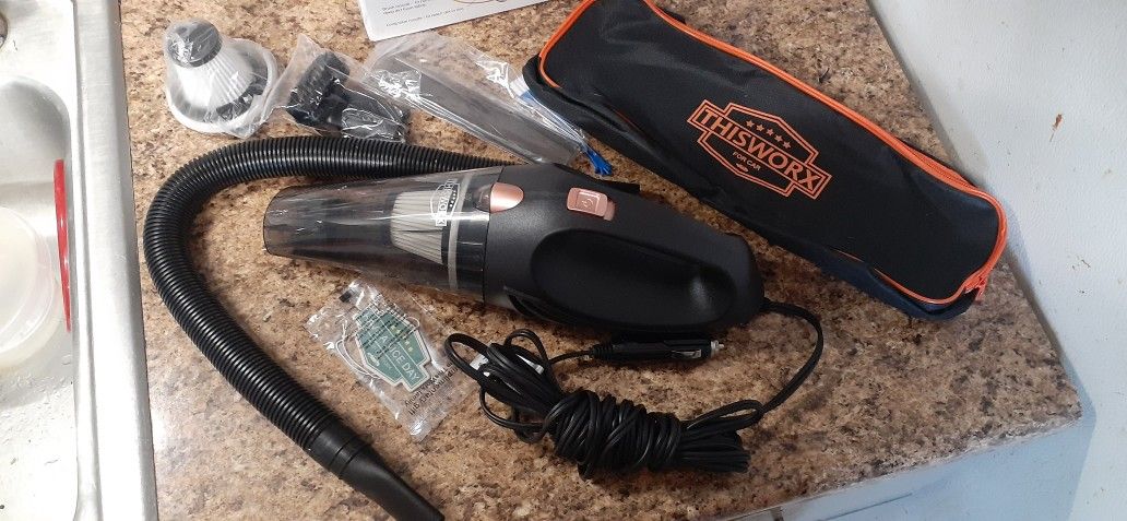 CAR 12 VOLT CAR VACUUM NEW IN BOX...CLICK ON PICTURE YOU WILL GET FULL PICTURE SIZE