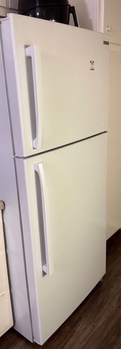 White Top-Freezer Refrigerator