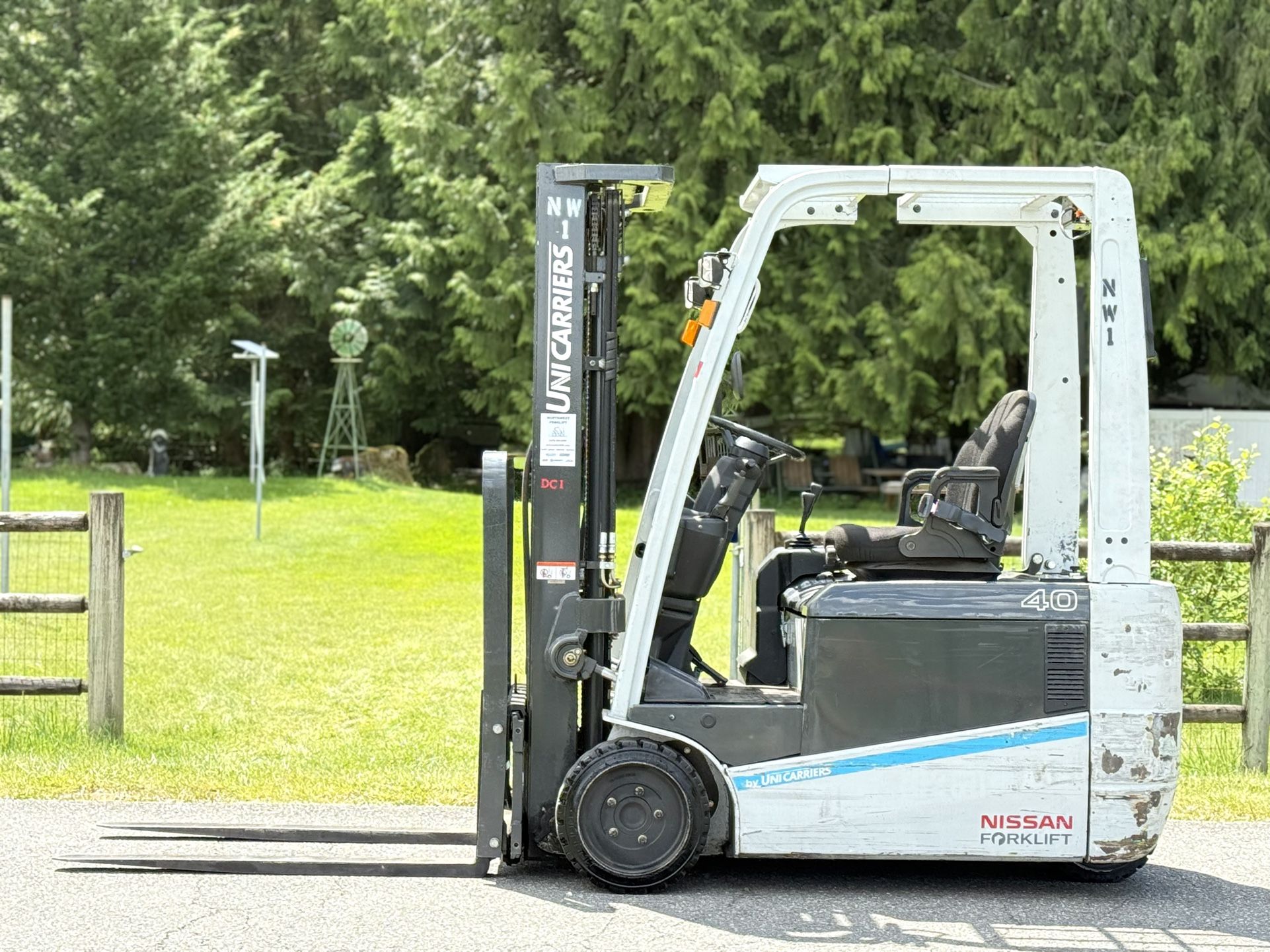 Forklift Nissan Electric 4,000 lb Capacity