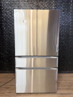 LG REFRIGERATOR w/WARRANTY! R3233A