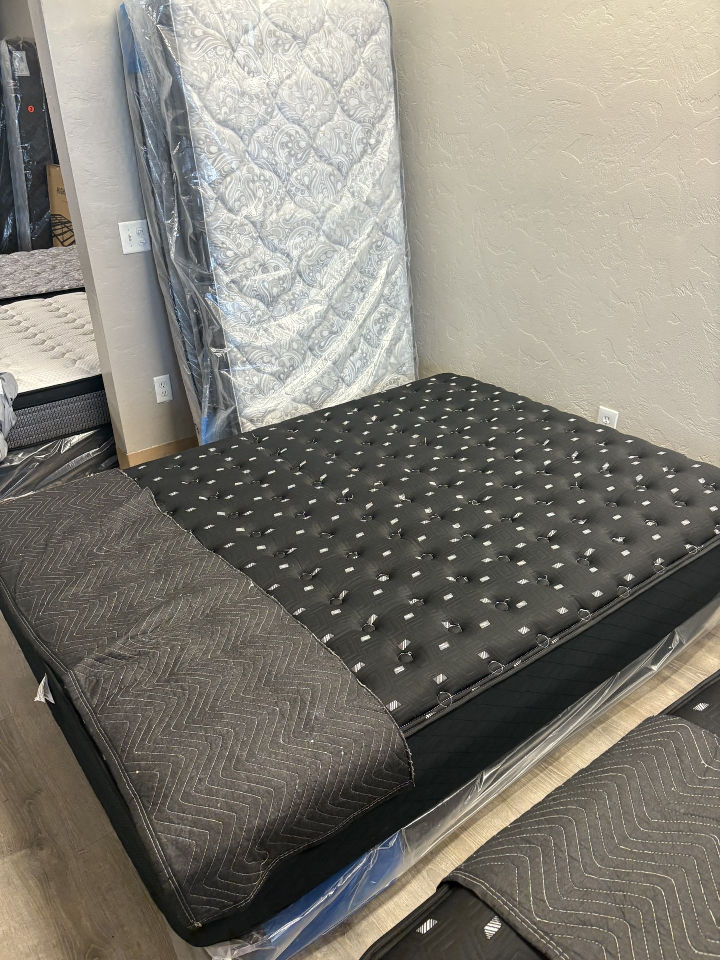 Mattress Clearance Sale !!
