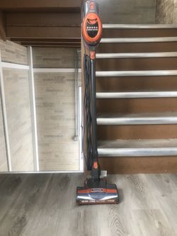 Shark upright ultra-light rocket vacuum