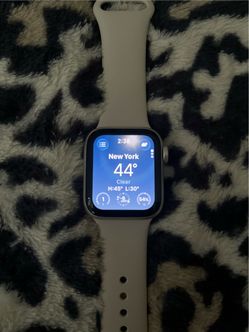 Apple Watch SE Gen 2 40mm Starlight