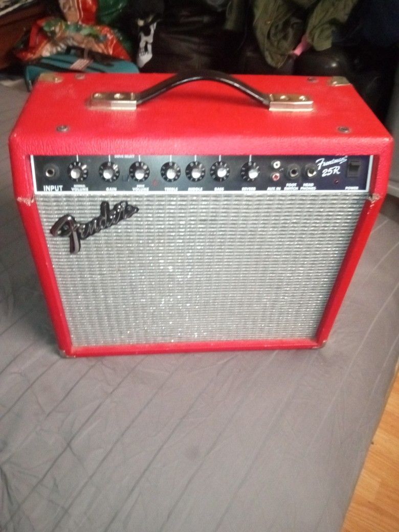 Fender Frontman 25R Combo Amp, Rare Red, Type PR498 75Watt