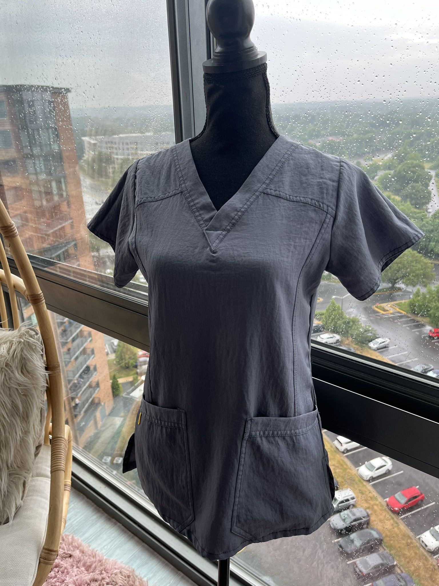 Scrubs Top Gray Short Sleeve XS