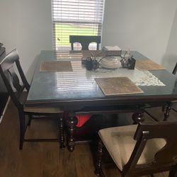 Kitchen Table And Chairs 400.00