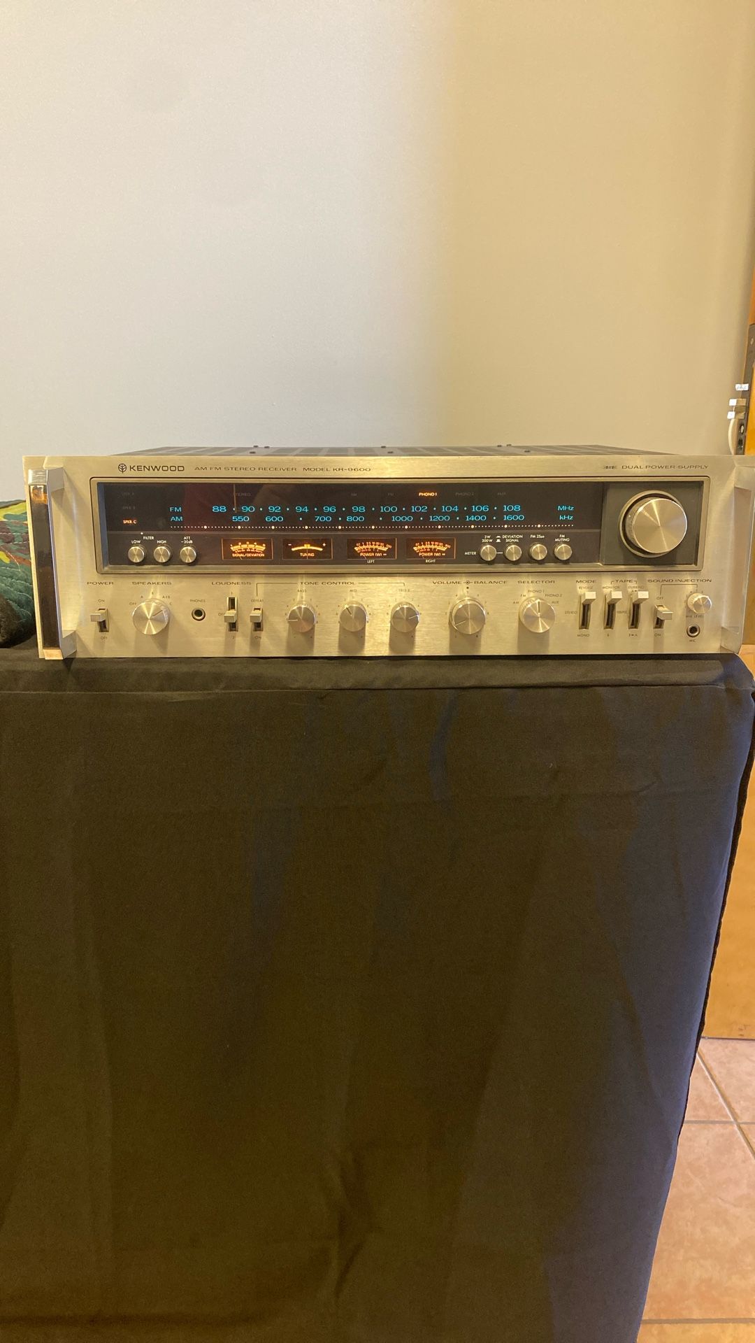 Vintage Kenwood model KR – 9600