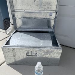 Set of 2 Large Galvanized Metal Storage Trunks – Industrial Farmhouse Style)