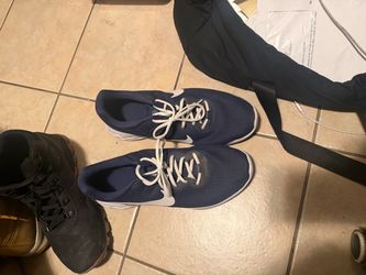 Nike Navy Blue Low-Top Sneakers