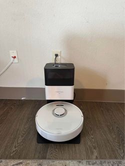 MOVING SALE !!!! roborock Q7 Max+ Robot Vacuum and Mop with Auto-Empty Dock