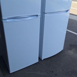STUDIO SIZE REFRIGERATOR (DELIVERED)