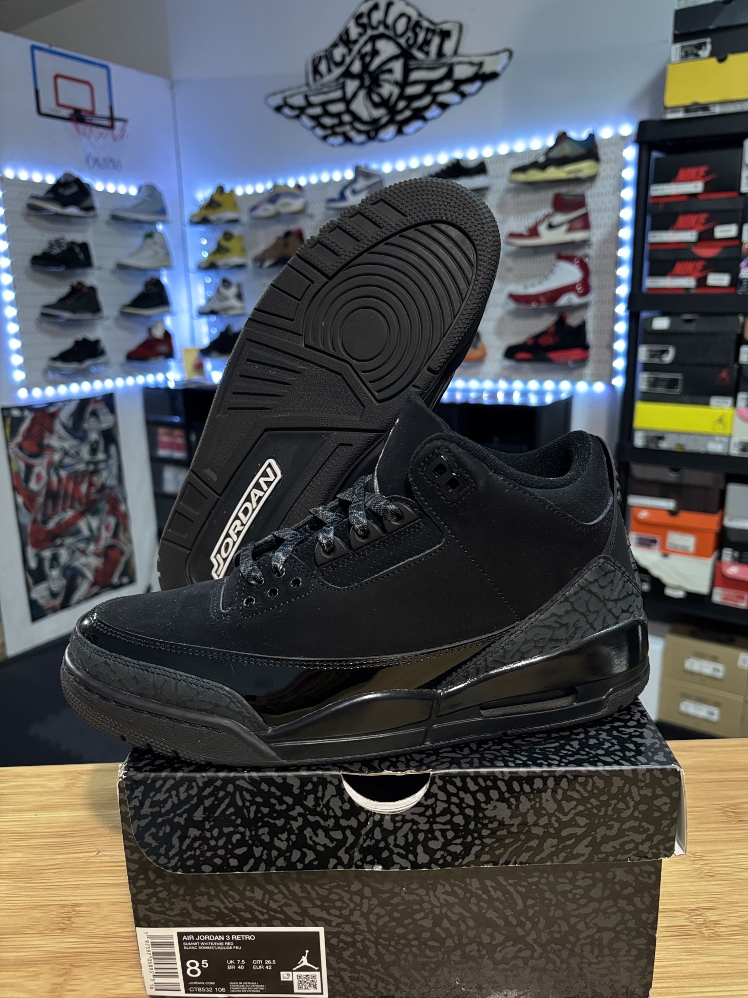 AIR JORDAN 3 RETRO “BLACK CAT” SIZE 8.5