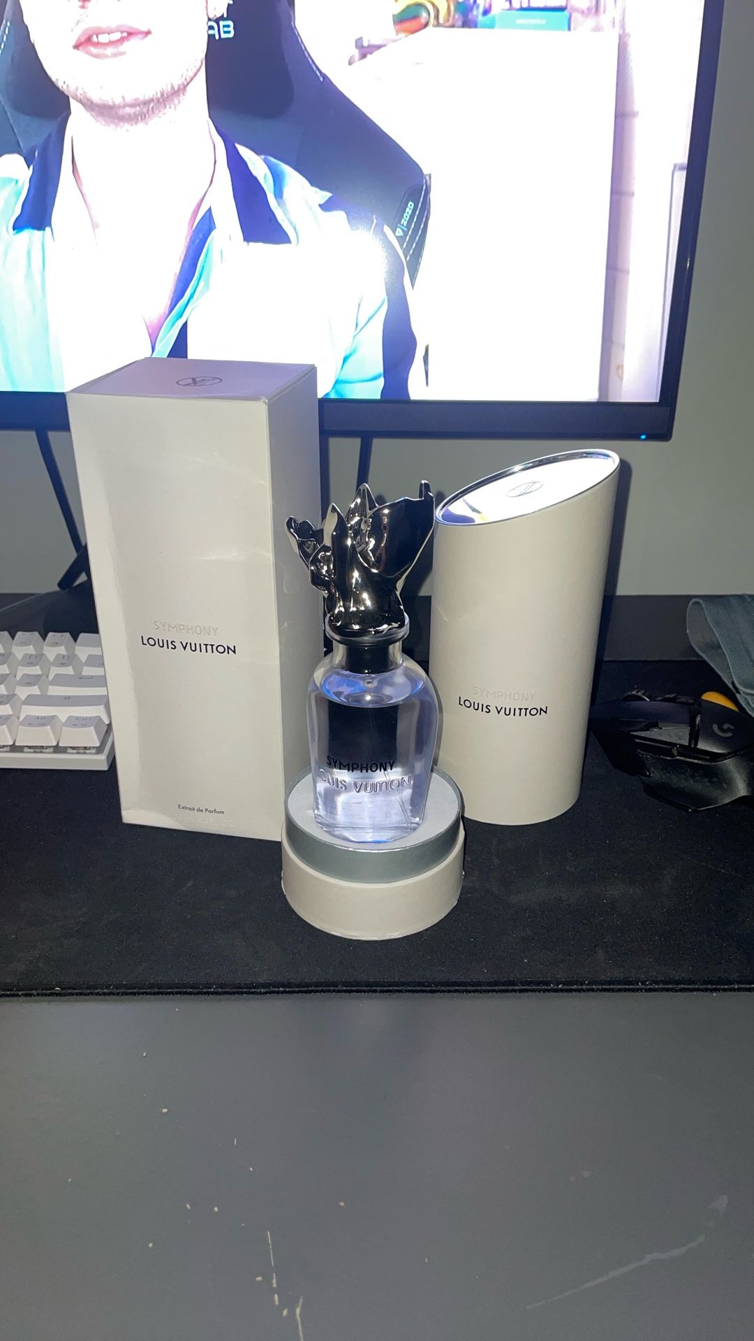 louis vuitton symphony again want it gone fast please text my numb in bio for offers