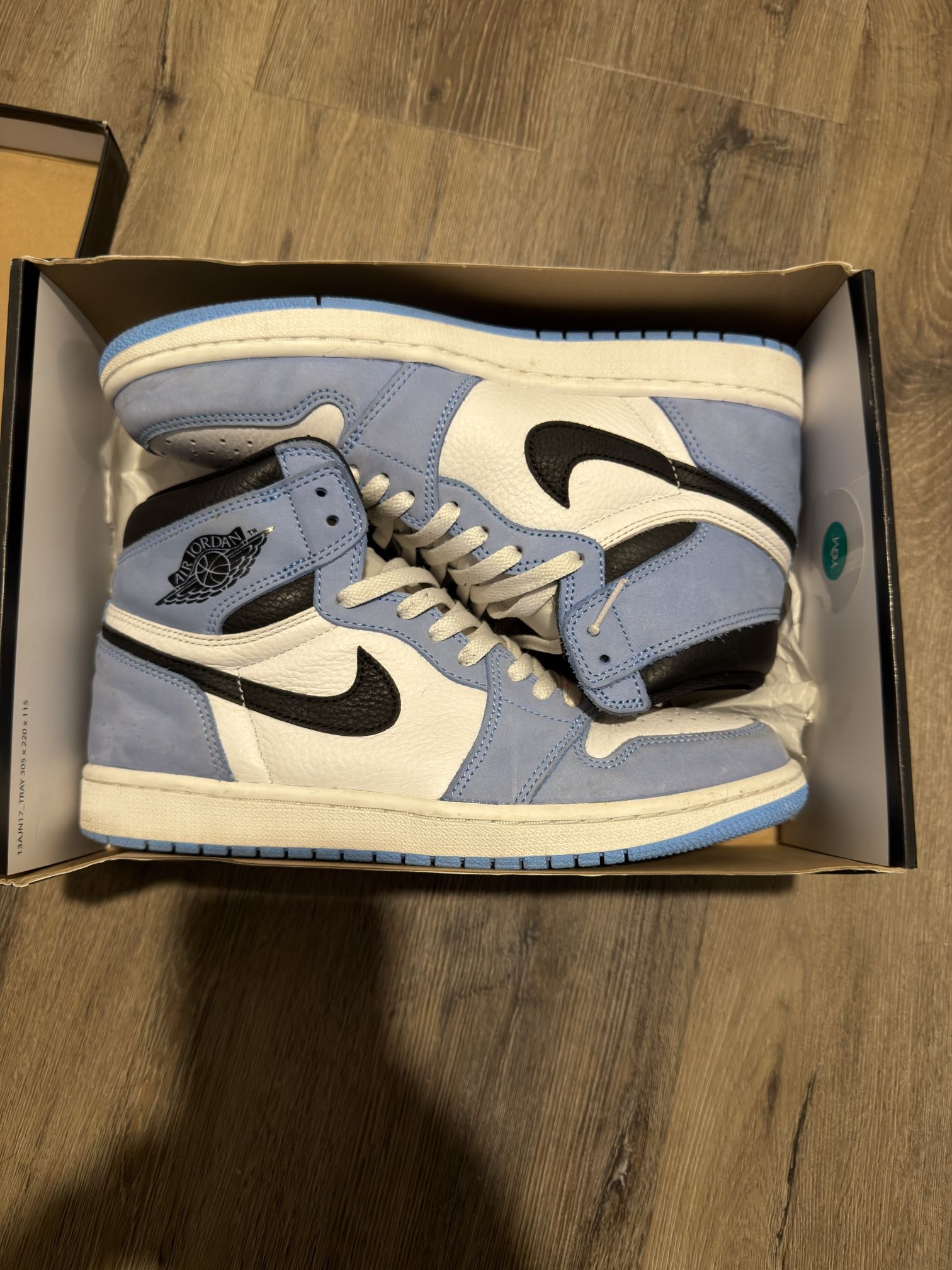 Jordan 1 University Blue 