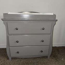 ✨ Delta Children Skylar 3-Drawer Dresser w/ Changing Top – Gray – $100 ✨