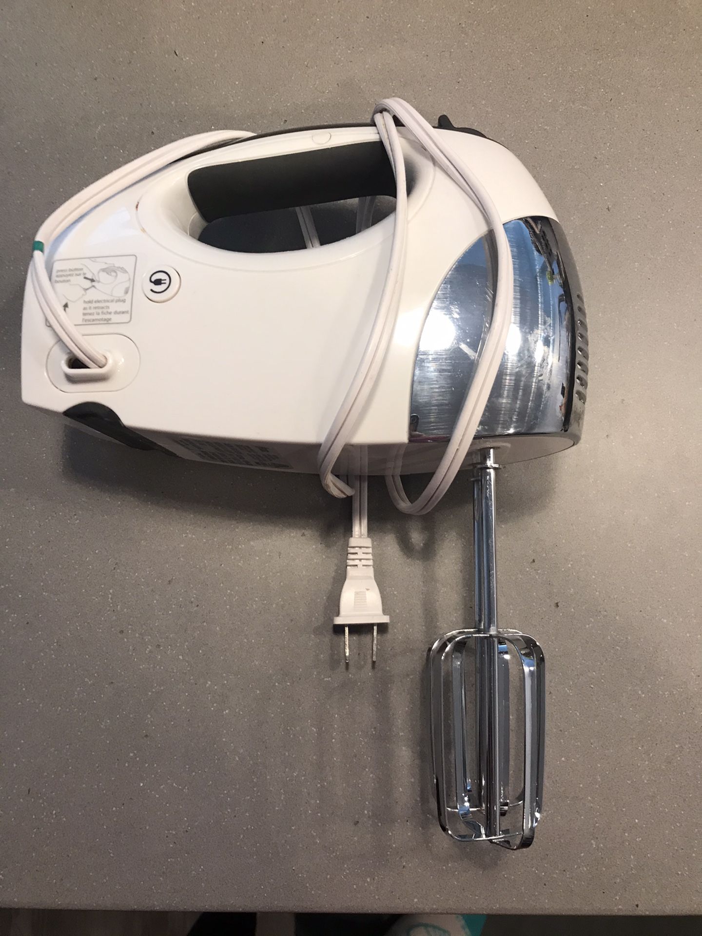 Oster hand mixer - barely used!