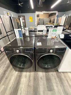 🔥LG 4.5 CUBIC FT. FRONT LOAD WASHER AND 7.4 CUBIC FT. GAS DRYER LAUNDRY PAIR🔥