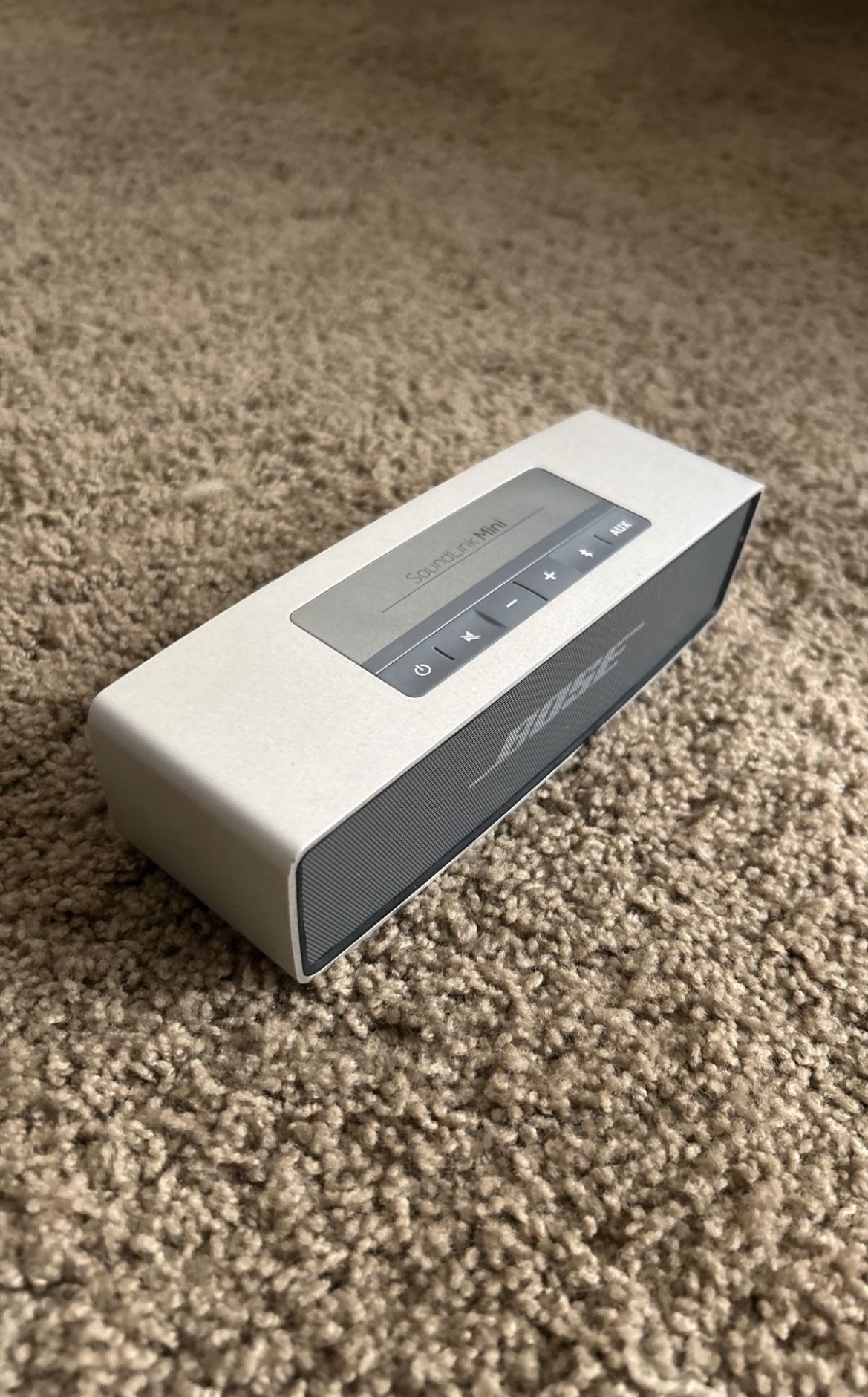 Bose SoundLink Mini (1st Gen) + Charger & Cradle – Excellent Condition