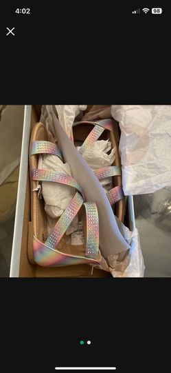 NEW GIRLS SANDALS SIZE 4/ROSEDALE & MOHAWK AREA
