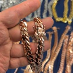 Handcrafted and high polished rose gold Miami Cuban links necklace🔥🔥🔥