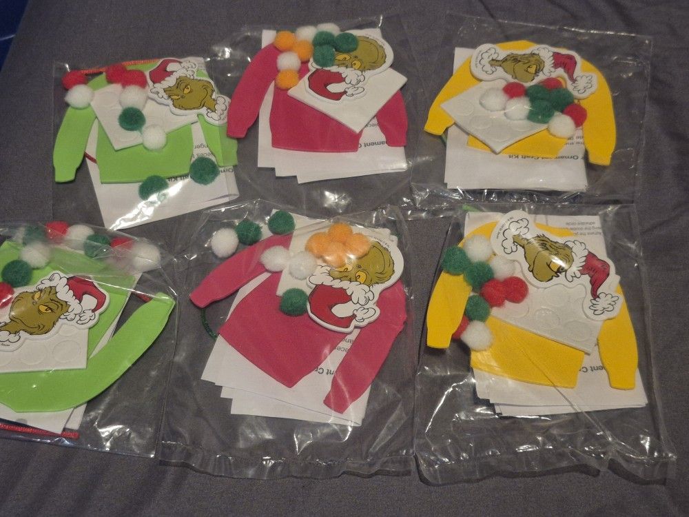 CHRISTMAS ARTS AND CRAFTS LOT